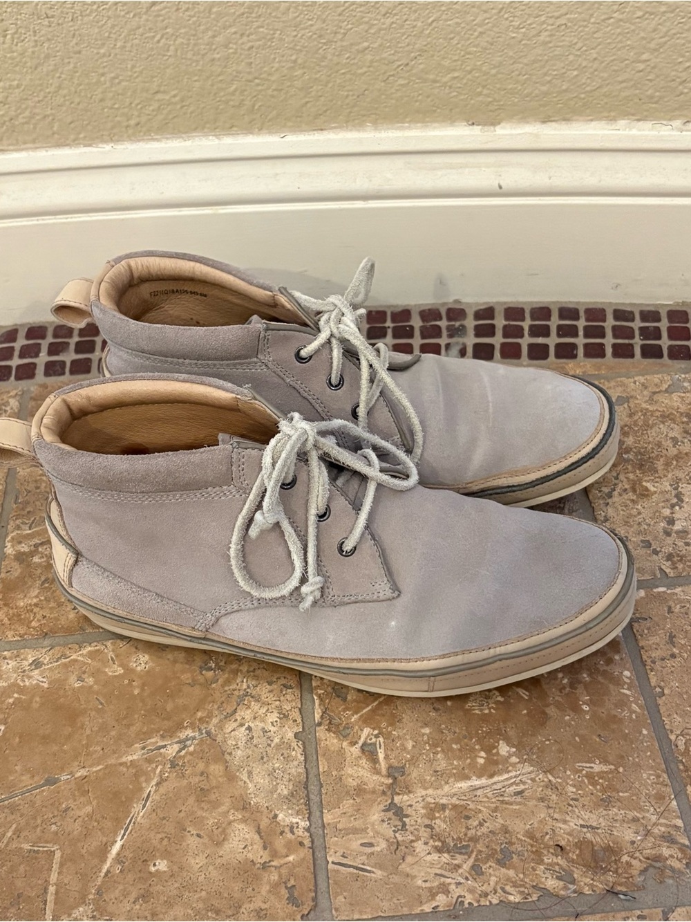 John Varvatos Men Light Gray Suede Redding Chukka Boots Size 8